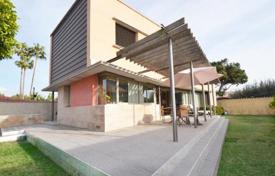 3-室的 市内独栋房屋 275 m² Vilassar de Mar, 西班牙. 895,000€