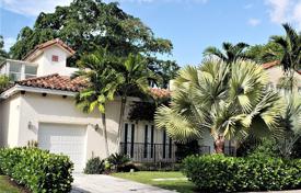 别墅 – 美国，佛罗里达，科勒尔盖布尔斯. $1,049,000