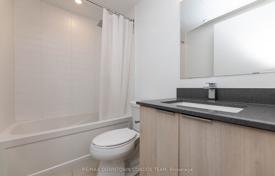 5-室的 住宅 Yonge Street, 加拿大. C$863,000