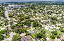 市内独栋房屋 – 美国，佛罗里达，好莱坞. $525,000