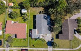 市内独栋房屋 – 美国，佛罗里达，劳德代尔堡. $465,000