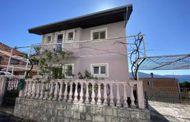 别墅 – 黑山，蒂瓦特，蒂瓦特（市）. 420,000€