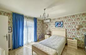 7-室的 别墅 昂蒂布, 法国. 1,749,000€