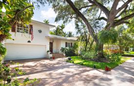 别墅 – 美国，佛罗里达，科勒尔盖布尔斯. 721,000€