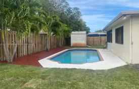 市内独栋房屋 – 美国，佛罗里达，Broward，Pembroke Pines. $560,000