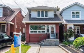 市内独栋房屋 – 加拿大，安大略，多伦多，East York. C$991,000