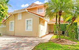 市内独栋房屋 – 美国，佛罗里达，Doral. $1,300,000