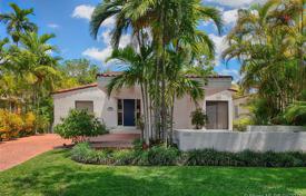 别墅 – 美国，佛罗里达，科勒尔盖布尔斯. $749,000