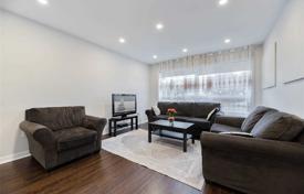 联排别墅 – 加拿大，安大略，多伦多，Dufferin Street. C$1,082,000