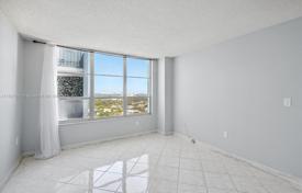 公寓大厦 – 美国，佛罗里达，迈阿密滩，Pine Tree Drive. $335,000