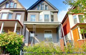市内独栋房屋 – 加拿大，安大略，多伦多，Gerrard Street East. C$1,167,000