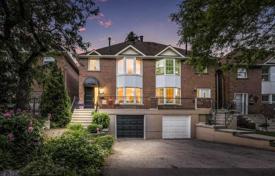 联排别墅 – 加拿大，安大略，多伦多，北约克. C$1,846,000