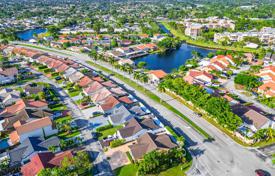 市内独栋房屋 – 美国，佛罗里达，迈阿密，West End. $660,000