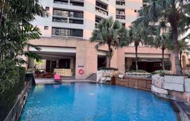 3-室的 公寓在共管公寓 Khlong Toei, 泰国. $603,000