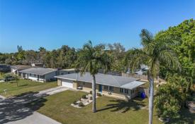 市内独栋房屋 – 美国，佛罗里达，Fort Myers. $450,000