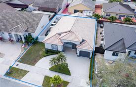 市内独栋房屋 – 美国，佛罗里达，迈阿密，Miami Lakes. $800,000