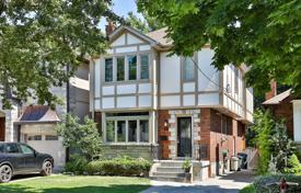 4-室的 市内独栋房屋 East York, 加拿大. C$2,176,000