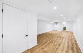 4-室的 市内独栋房屋 York, 加拿大. C$1,711,000